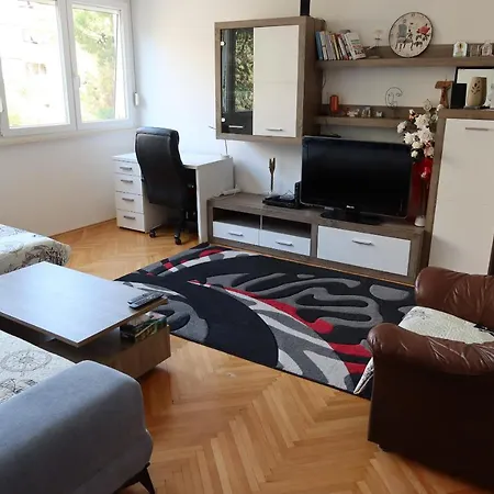 Apartman Mia *